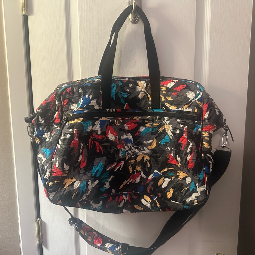 Vera Bradley large weekender duffle in splash floral